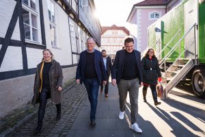 Kirsikka Lansmann ist unterwegs mit Stephan Weil und Philipp Raulfs im Landkreis Gifhorn